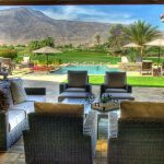 Here’s How to Have a Beautiful Outdoor Dining Area